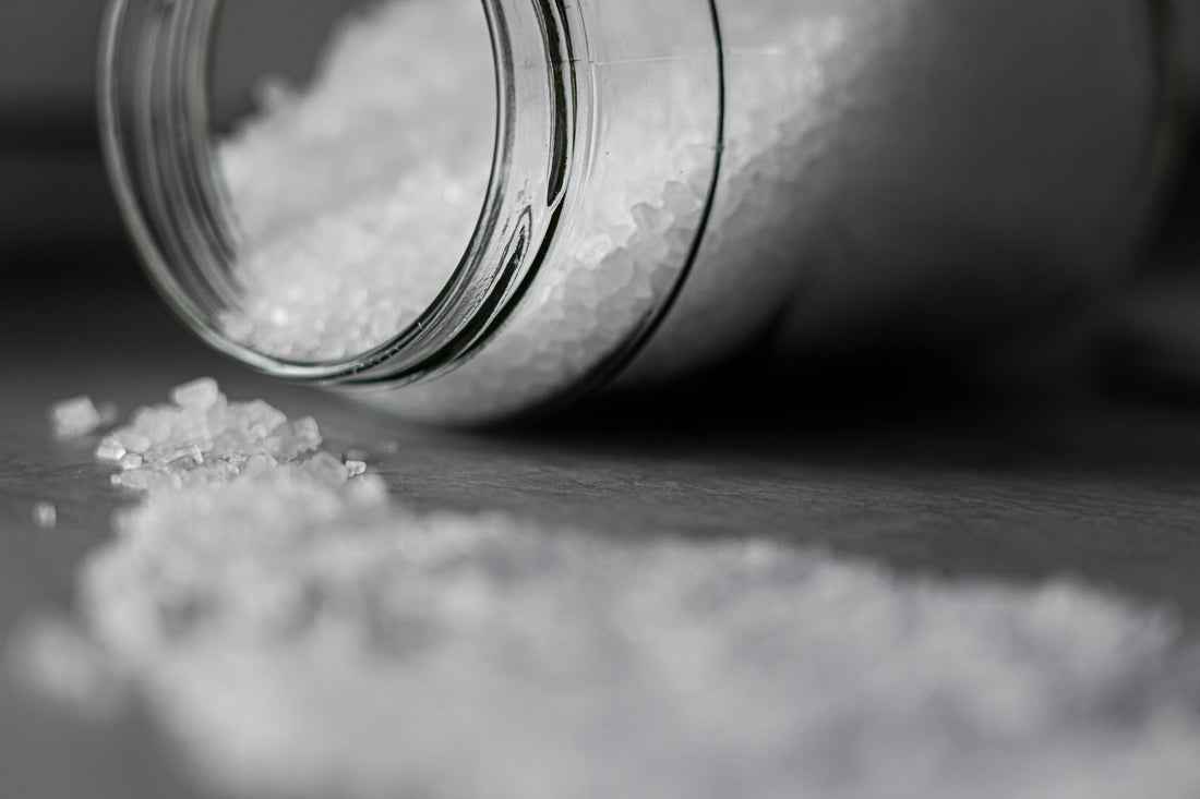 Por qué evitar la sal en el cuidado del cabello: Claves para una melena saludable